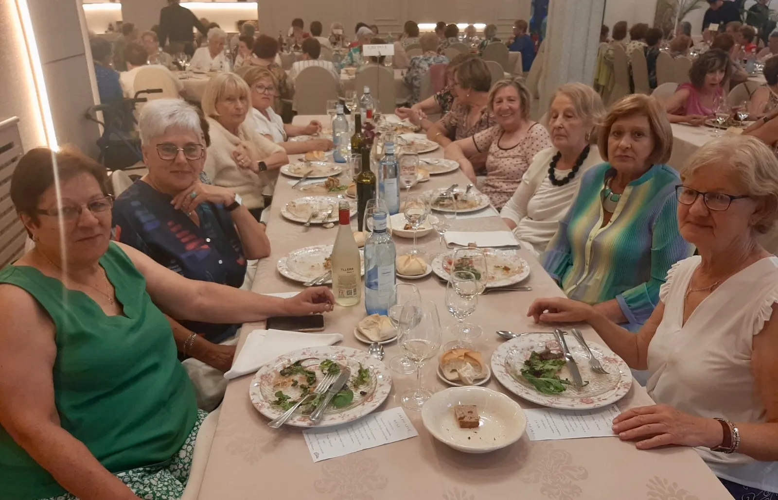 Foto 2 - El Programa Vive dice adi&oacute;s al curso con una animada comida