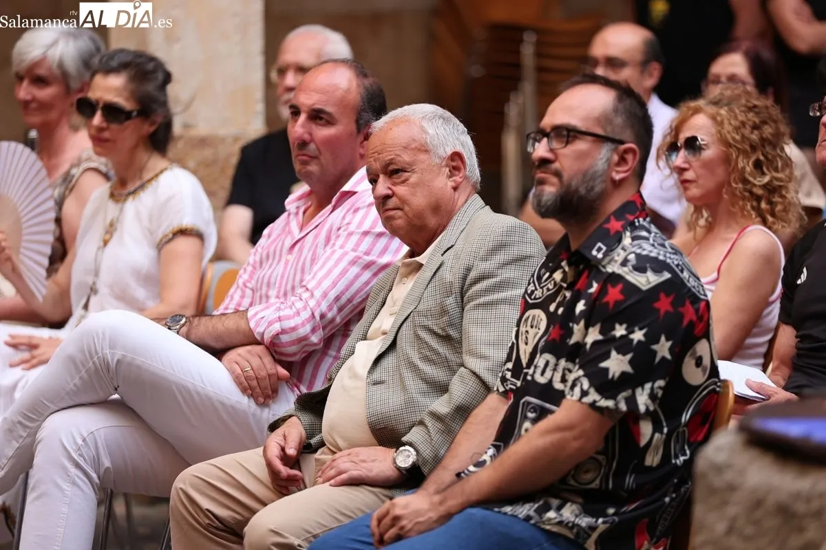 Juan Manuel de Prada y Antonello Ricci analizan al Cardenal Acquaviva en Salamanca | FOTOS: David Sañudo 