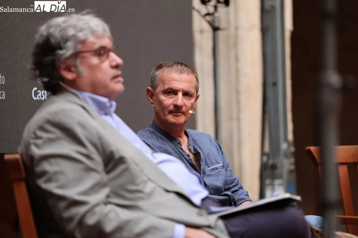 Juan Manuel de Prada y Antonello Ricci analizan al Cardenal Acquaviva en Salamanca | FOTOS: David Sañudo 