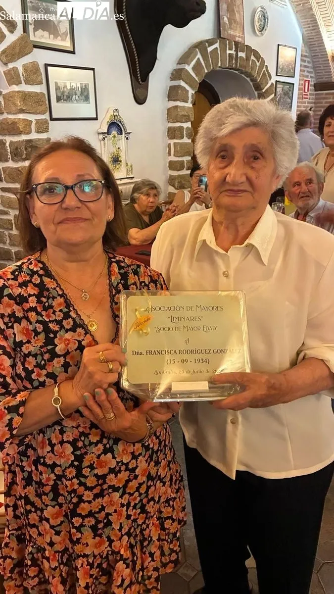 Foto 5 - Los jubilados de Lumbrales disfrutan de una animada jornada festiva el d&iacute;a de su patr&oacute;n, San Pedro