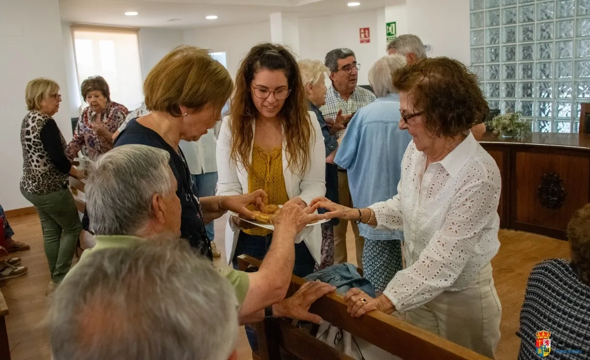 Foto 3 - Josefa Bustillo Marcos recibe un homenaje en Fuentes de O&ntilde;oro por sus 100 a&ntilde;os