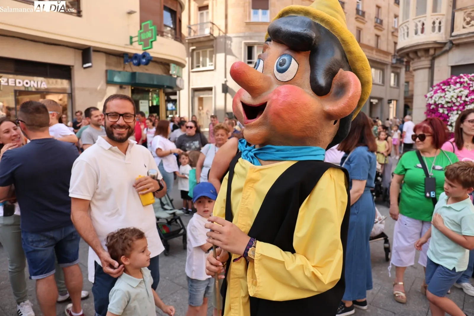 Desfile de cabezudos en Salamanca | Fotos: David Sañudo