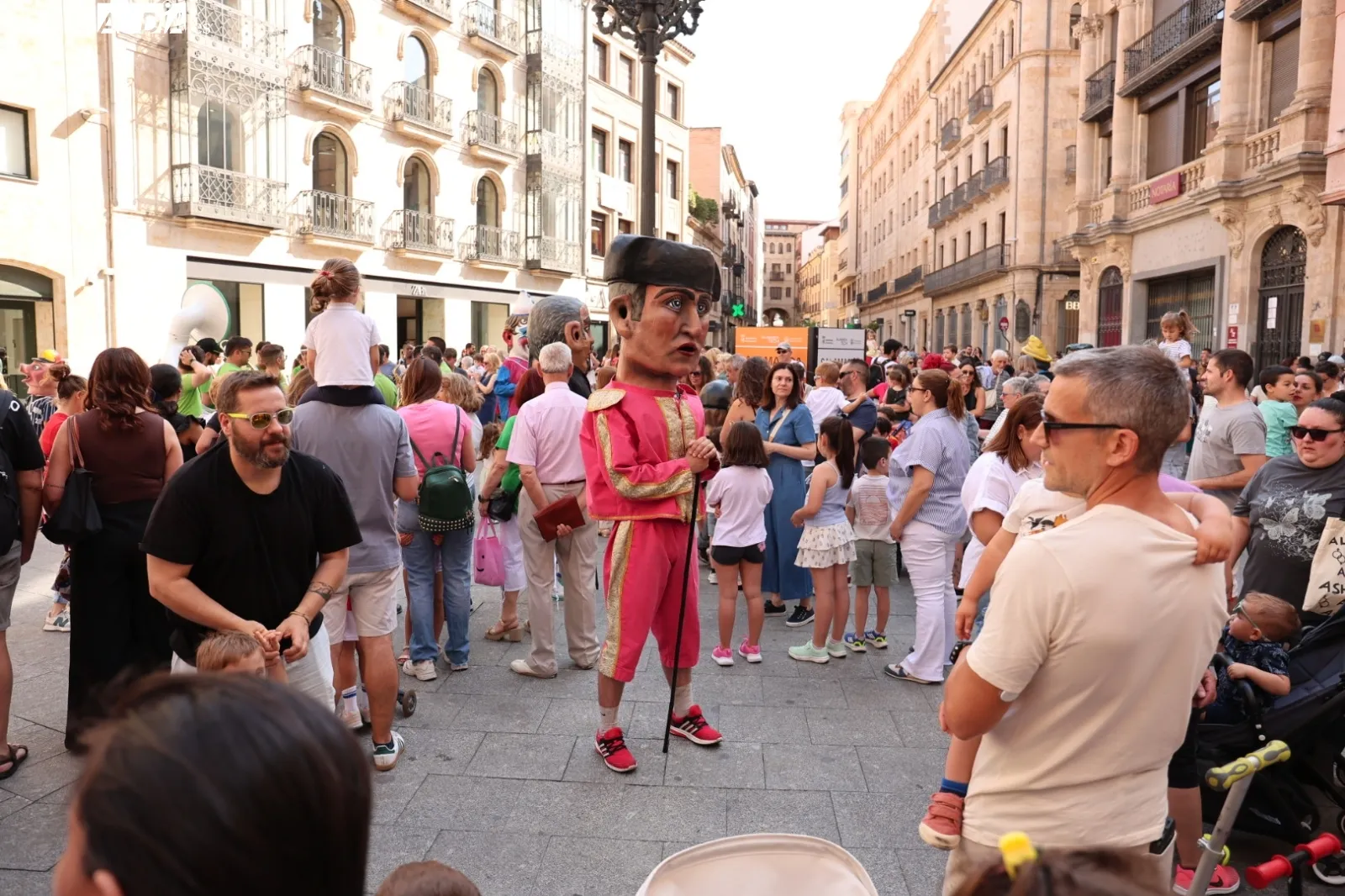 Desfile de cabezudos en Salamanca | Fotos: David Sañudo