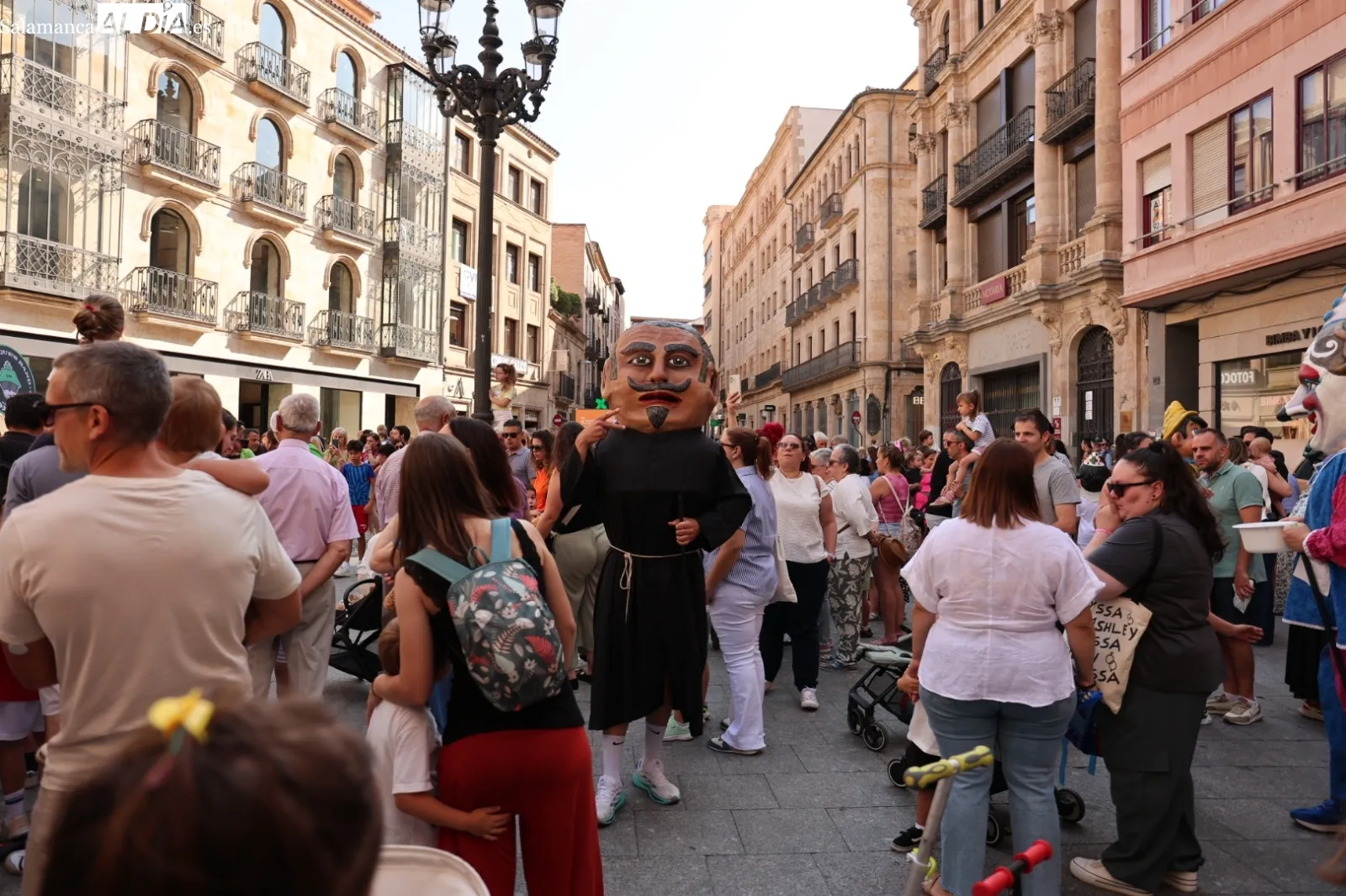 Desfile de cabezudos en Salamanca | Fotos: David Sañudo