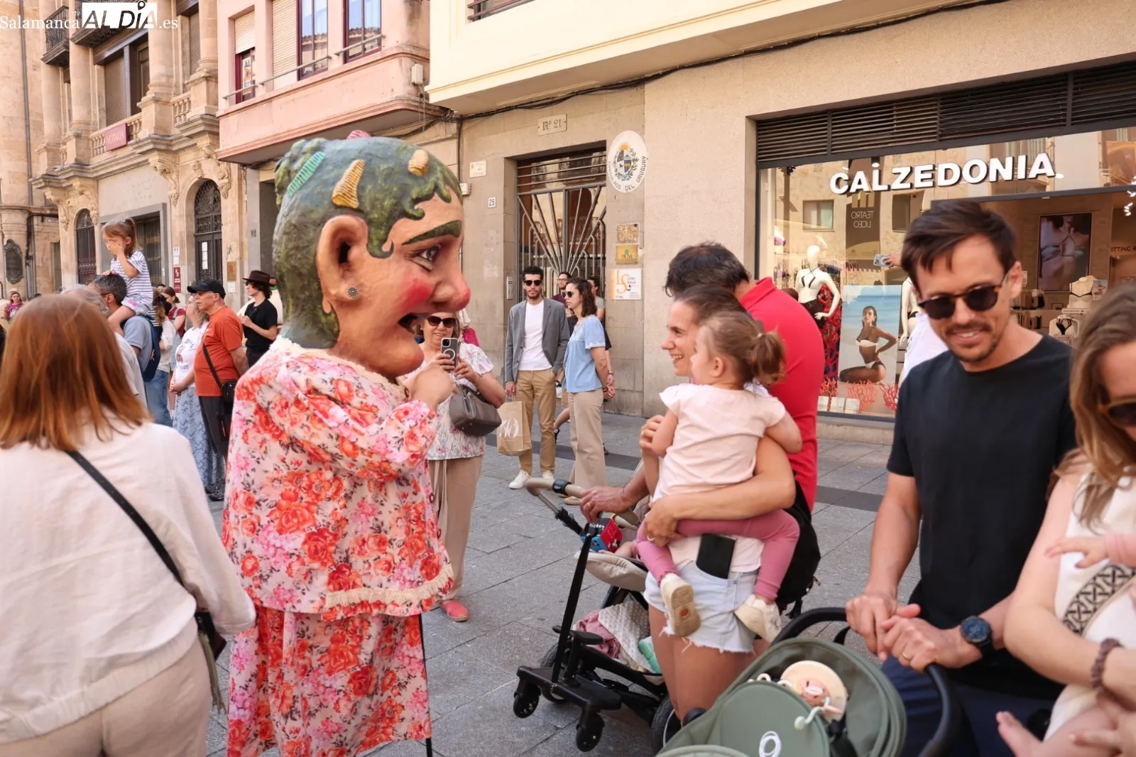 Desfile de cabezudos en Salamanca | Fotos: David Sañudo