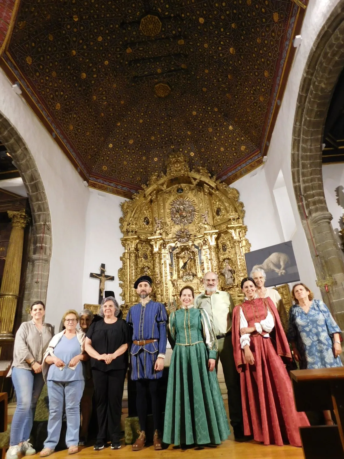 Foto 11 - La iglesia de Candelario acoge el estreno absoluto de 'Arcos y Ecos' (FOTOS)