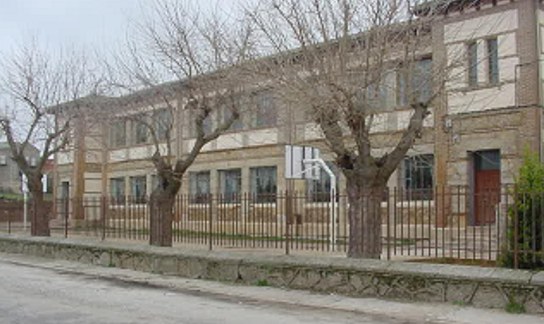 Las familias del CRA Fuenteguinaldo-Azaba reclaman premura y respeto al Ayuntamiento