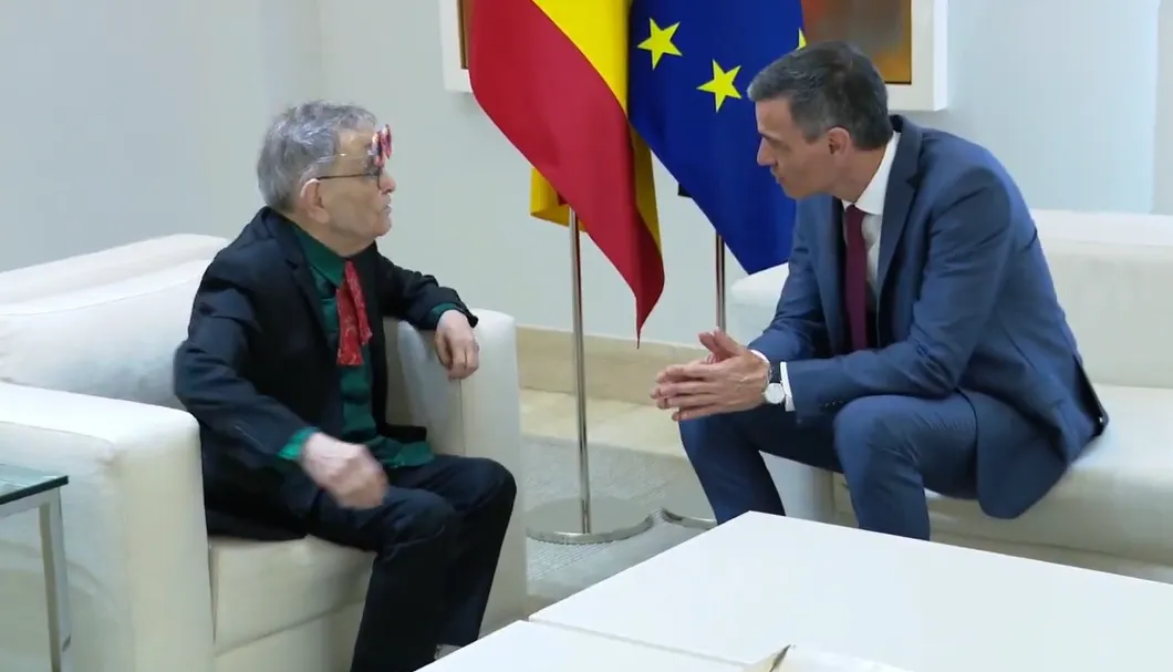 Foto 3 - Pedro S&aacute;nchez recibe en La Moncloa a Fernando Arrabal