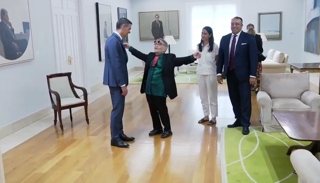 Foto 2 - Pedro S&aacute;nchez recibe en La Moncloa a Fernando Arrabal