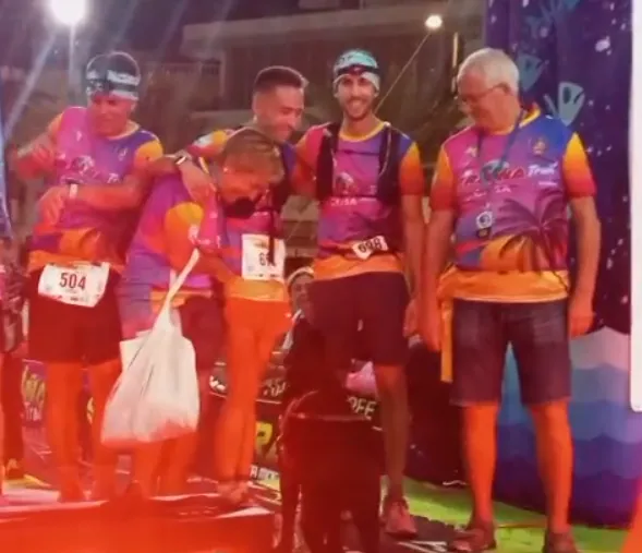 El atleta ciego salmantino Daniel Martín Anaya en la Traiña Trail en Gran Canaria