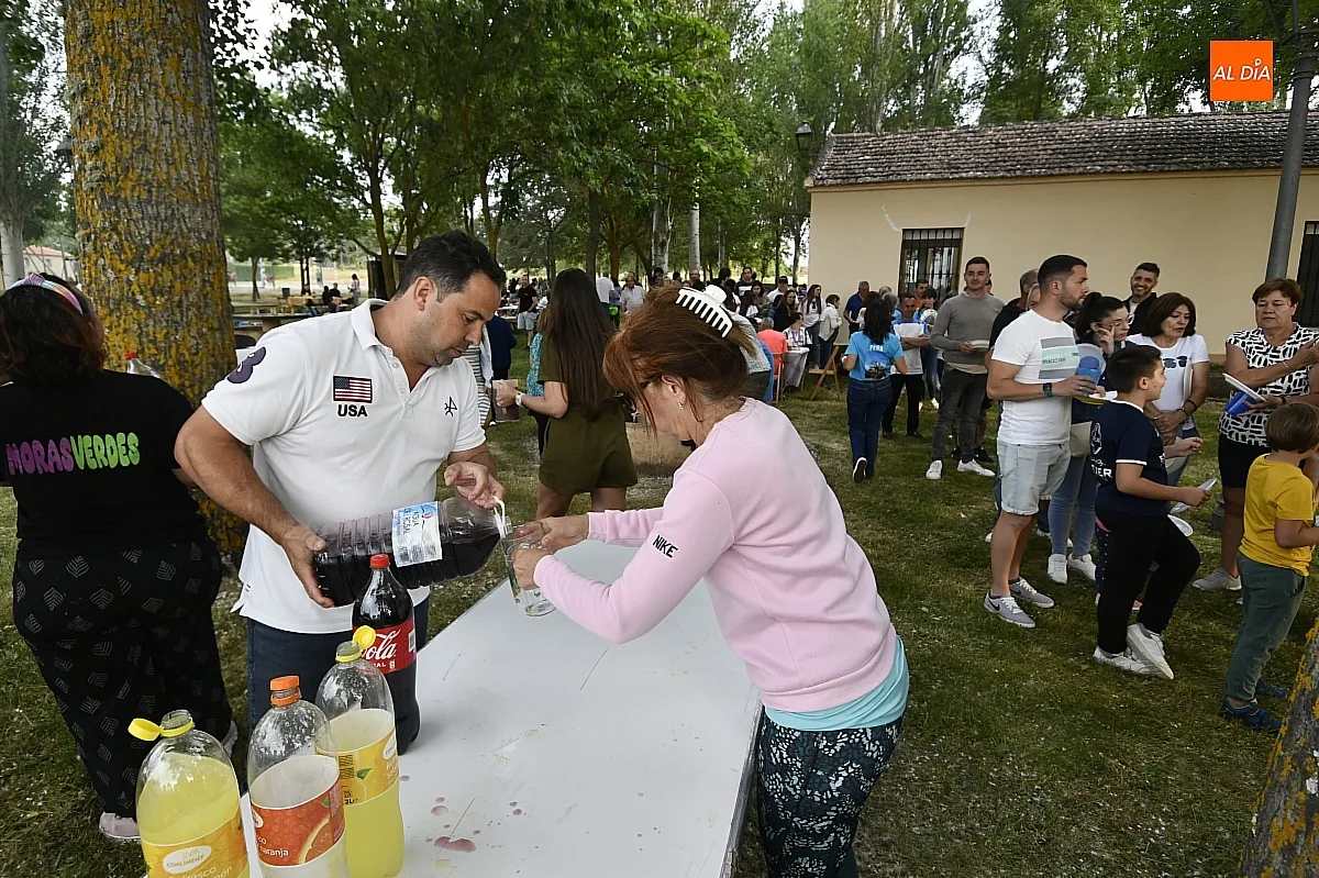 Merienda popular en las fiestas de San Antonio de Morasverdes/ Fotos: Adrián M.Pastor