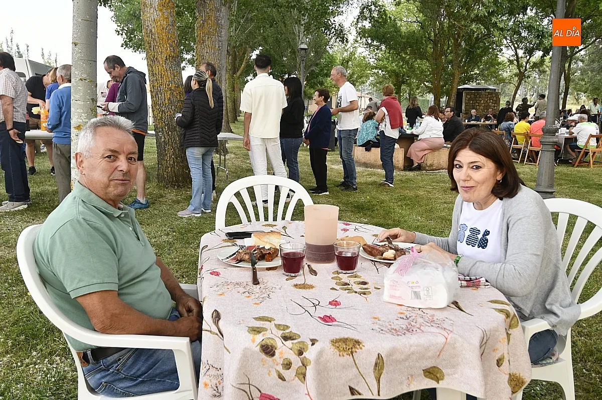 Merienda popular en las fiestas de San Antonio de Morasverdes/ Fotos: Adrián M.Pastor