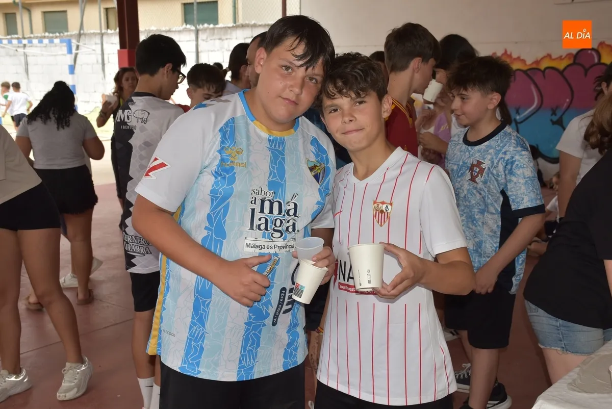 Foto 5 - La AMPA de Misioneras brinda al alumnado un almuerzo saludable y un bingo musical
