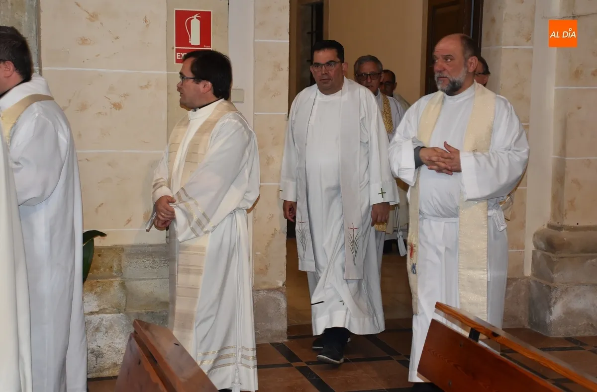 Foto 5 - Vidal Rodr&iacute;guez celebra sus Bodas de Oro Sacerdotales y Gabriel &Aacute;ngel Cid las de Plata