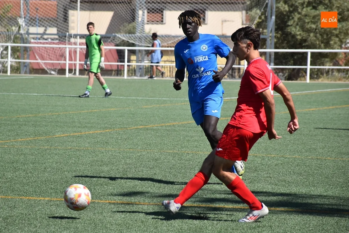 Foto 2 - El Juvenil del Ciudad Rodrigo CF se mete en la final del IV Torneo Miguel Gonz&aacute;lez Barbero