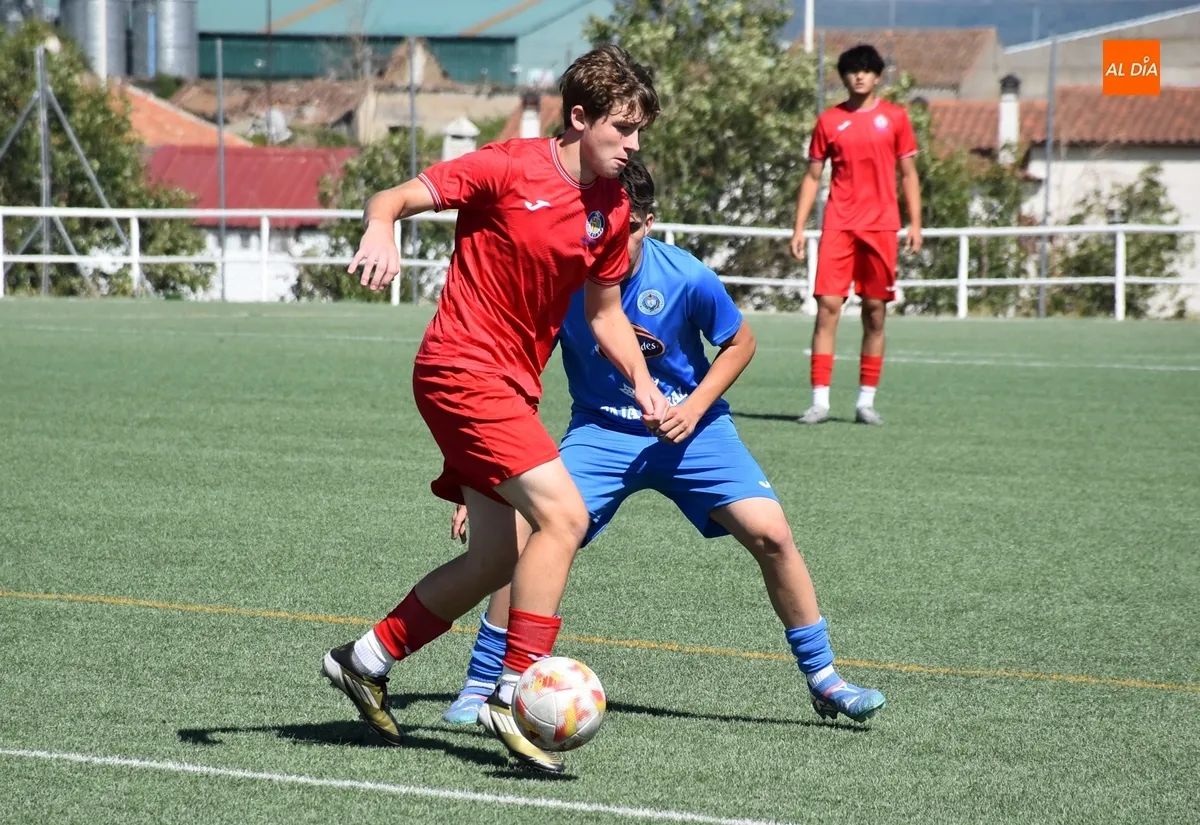 Foto 3 - El Juvenil del Ciudad Rodrigo CF se mete en la final del IV Torneo Miguel Gonz&aacute;lez Barbero