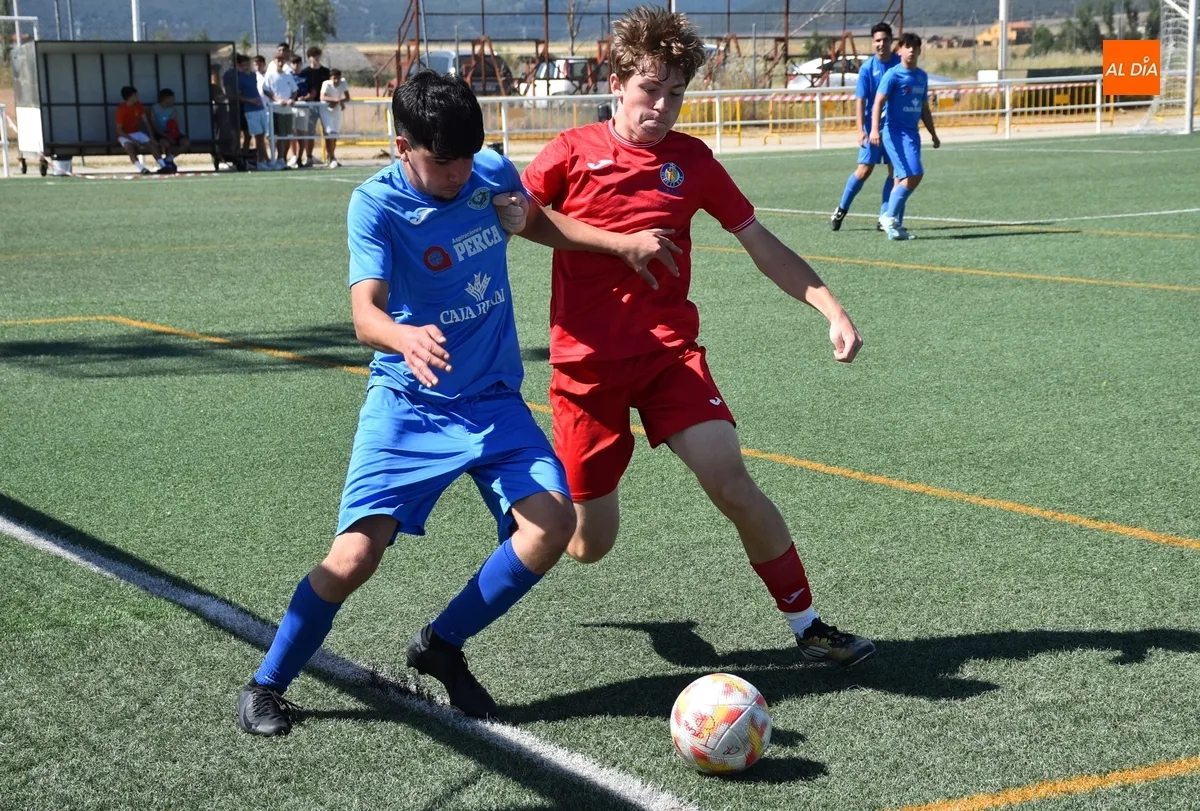 Foto 4 - El Juvenil del Ciudad Rodrigo CF se mete en la final del IV Torneo Miguel Gonz&aacute;lez Barbero