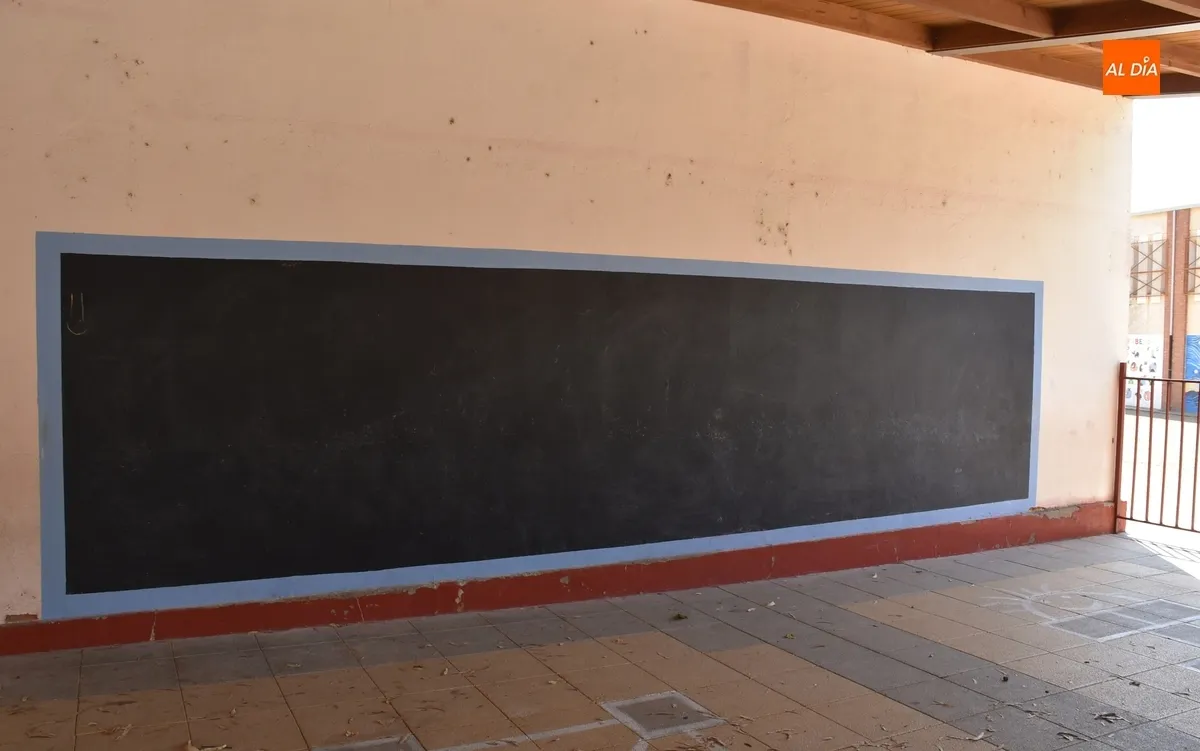 Foto 4 - En proceso de creaci&oacute;n en el Colegio San Francisco un mural que ser&aacute; la base de un roc&oacute;dromo 
