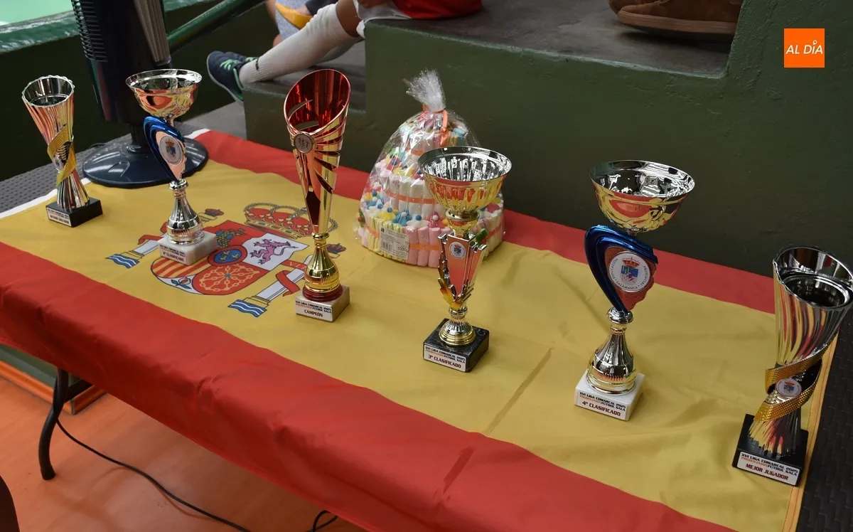 Foto 2 - Esalza encadena su 3&ordm; t&iacute;tulo consecutivo en la Liga Prebenjam&iacute;n del III Columnas