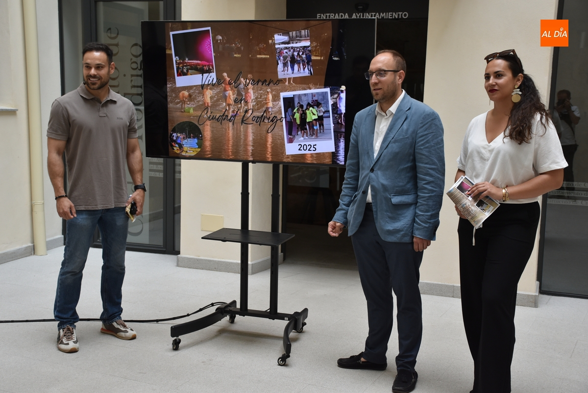 Un concierto del nuevo grupo local Punto Seguido, principal novedad de la programación veraniega