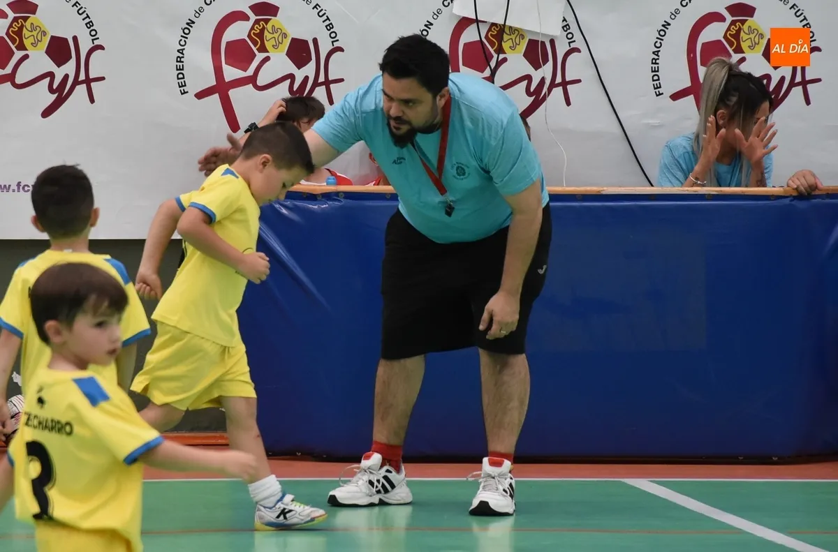 Foto 5 - Esalza encadena su 3&ordm; t&iacute;tulo consecutivo en la Liga Prebenjam&iacute;n del III Columnas