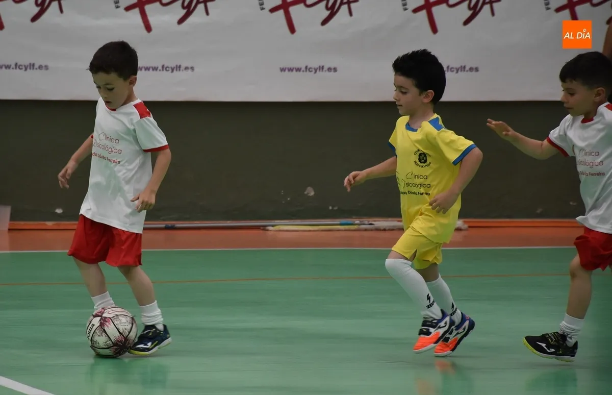 Foto 6 - Esalza encadena su 3&ordm; t&iacute;tulo consecutivo en la Liga Prebenjam&iacute;n del III Columnas