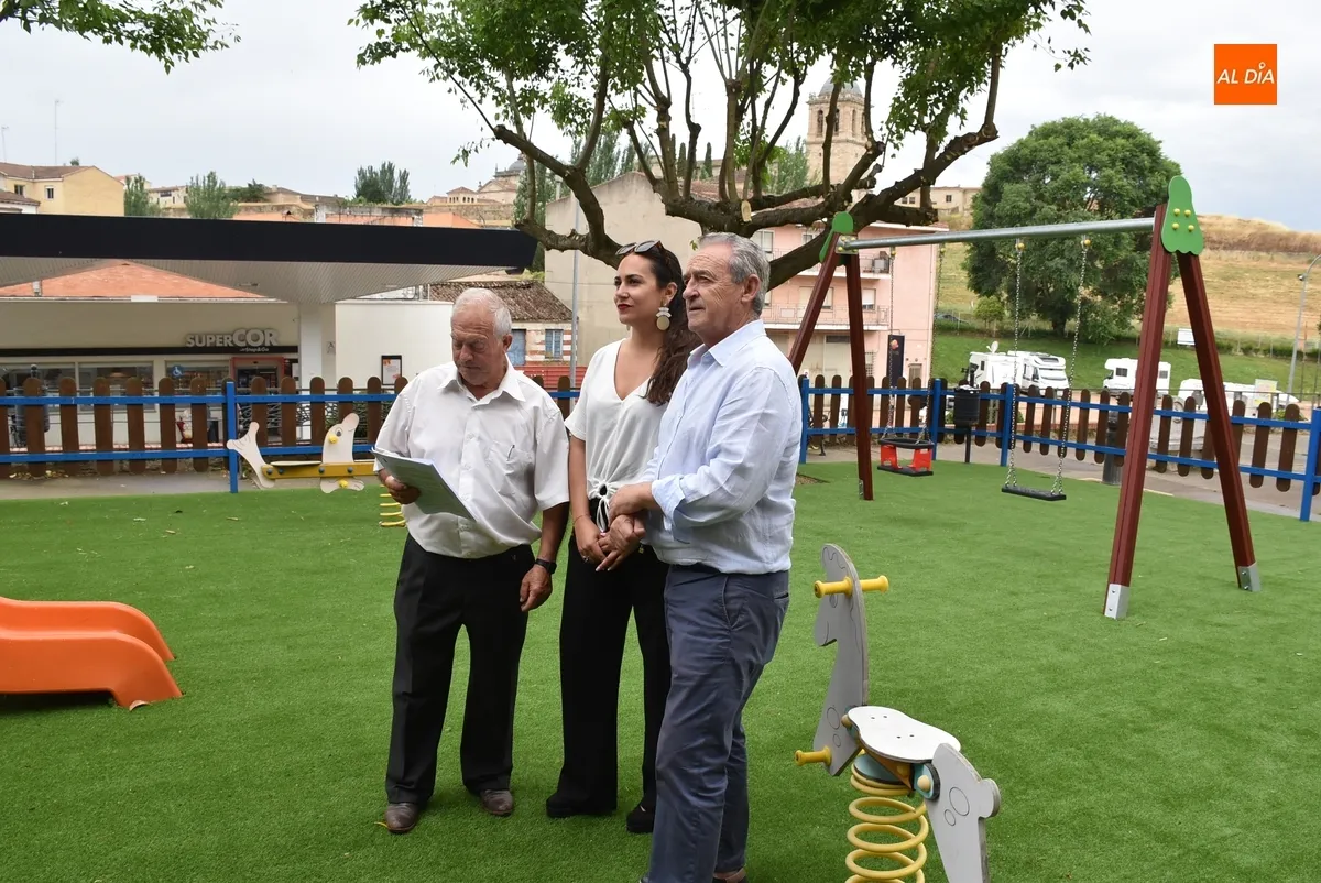 Foto 3 - Renovado el parque infantil situado en la parte frontal del Valle de San Mart&iacute;n