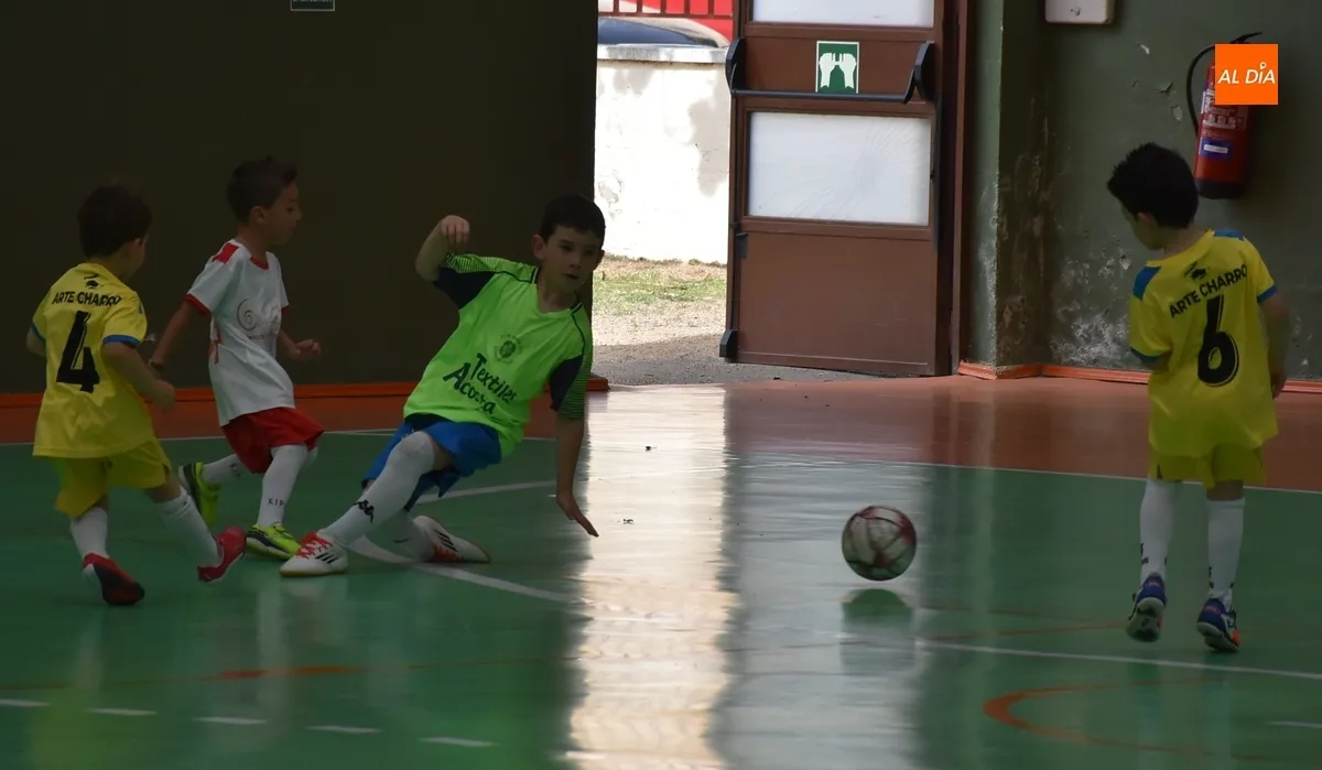 Foto 10 - Esalza encadena su 3&ordm; t&iacute;tulo consecutivo en la Liga Prebenjam&iacute;n del III Columnas