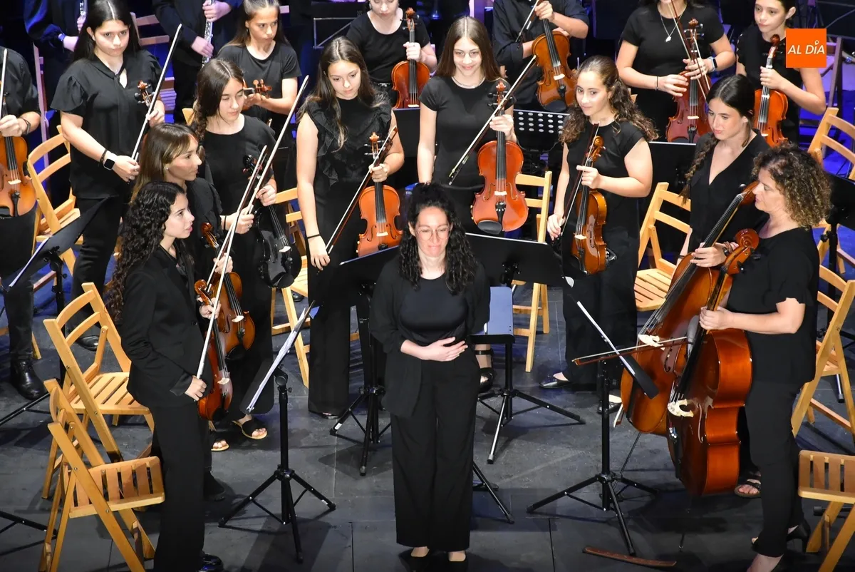 Foto 8 - La Orquesta Sinf&oacute;nica redondea el curso 24/25 con un concierto con amplio seguimiento