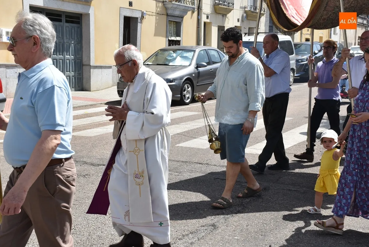 Foto 10 - San Crist&oacute;bal estrena recorrido abreviado para su procesi&oacute;n del Sant&iacute;simo