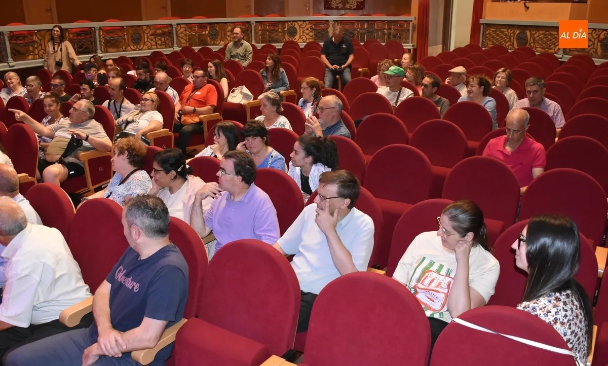 Foto 5 - Graduados cinco nuevos alumnos mirobrigenses de UniverUSAL