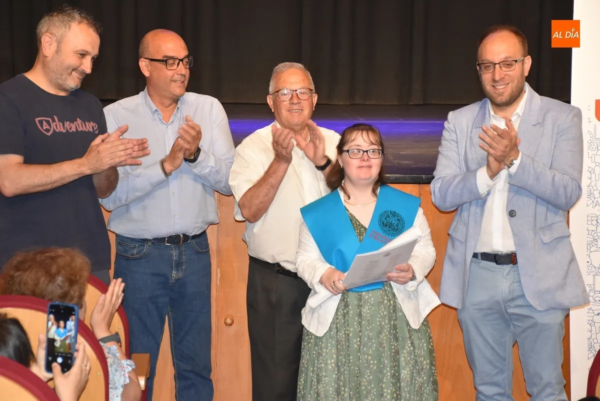 Foto 9 - Graduados cinco nuevos alumnos mirobrigenses de UniverUSAL