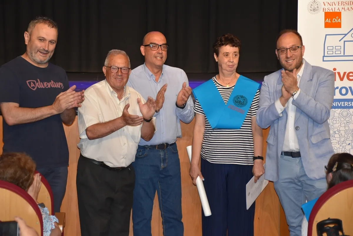 Foto 11 - Graduados cinco nuevos alumnos mirobrigenses de UniverUSAL