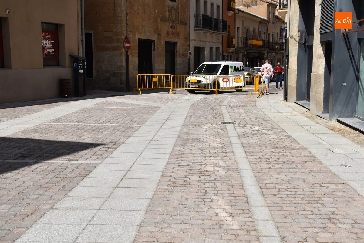 Foto 2 - Concluye en la mitad del tiempo previsto la reforma del tramo que faltaba de la R&uacute;a del Sol