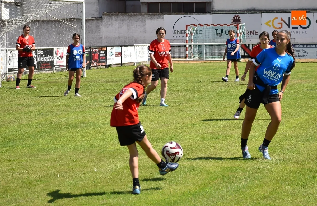 Foto 2 - Finaliza el novedoso Campus de f&uacute;tbol femenino comandado por Carmen &Aacute;lvarez y Laura Rodr&iacute;guez