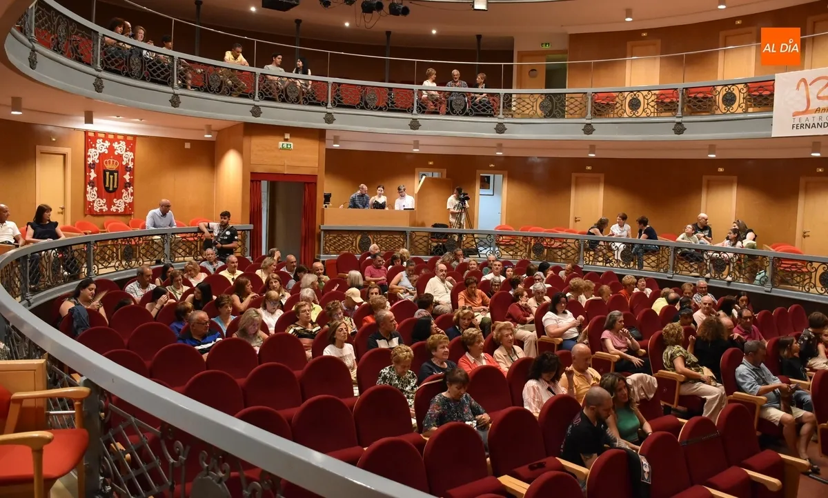 Foto 2 - Al&uacute;a Teatro ofrece al p&uacute;blico mirobrigense su montaje c&oacute;mico &lsquo;El Robo&rsquo;