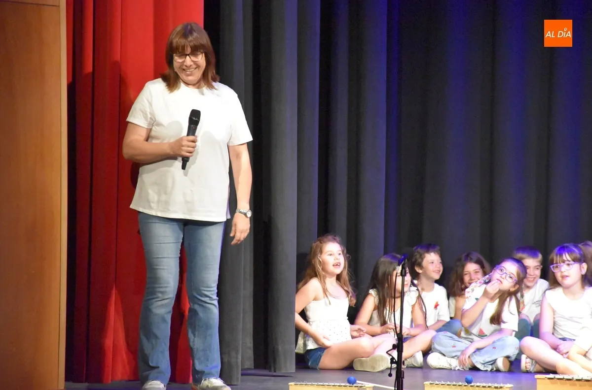 Foto 5 - Los m&aacute;s peque&ntilde;os de la Escuela de M&uacute;sica muestran lo trabajado a lo largo del curso