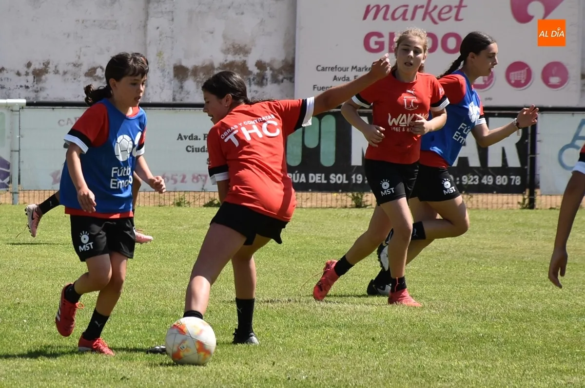 Foto 6 - Finaliza el novedoso Campus de f&uacute;tbol femenino comandado por Carmen &Aacute;lvarez y Laura Rodr&iacute;guez