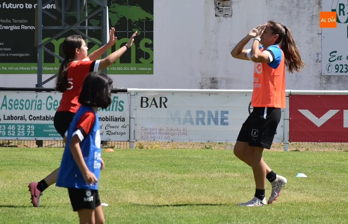 Foto 8 - Finaliza el novedoso Campus de f&uacute;tbol femenino comandado por Carmen &Aacute;lvarez y Laura Rodr&iacute;guez