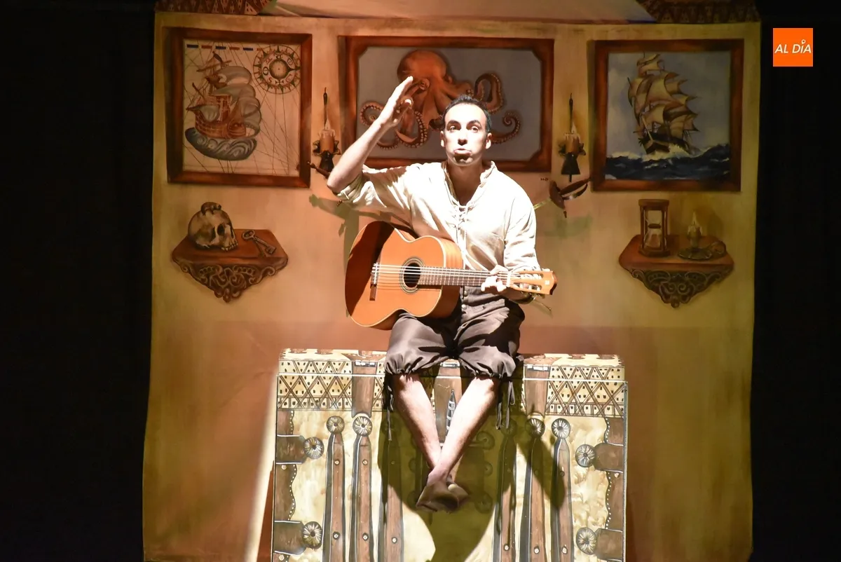 Foto 10 - Al&uacute;a Teatro ofrece al p&uacute;blico mirobrigense su montaje c&oacute;mico &lsquo;El Robo&rsquo;