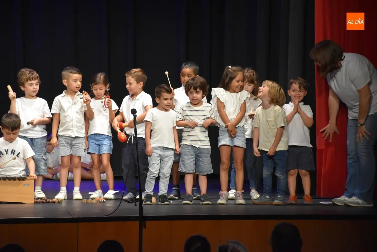 Foto 10 - Los m&aacute;s peque&ntilde;os de la Escuela de M&uacute;sica muestran lo trabajado a lo largo del curso