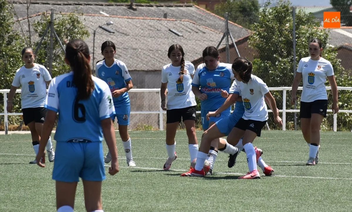 Foto 3 - El Atl&eacute;tico Femenino Ciudad de Salamanca se lleva el nuevo Torneo Femenino del Ciudad Rodrigo