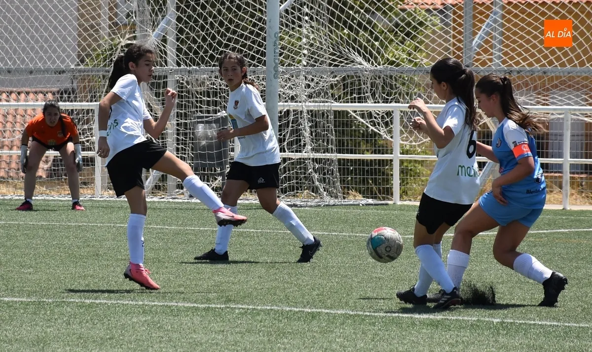 Foto 10 - El Atl&eacute;tico Femenino Ciudad de Salamanca se lleva el nuevo Torneo Femenino del Ciudad Rodrigo
