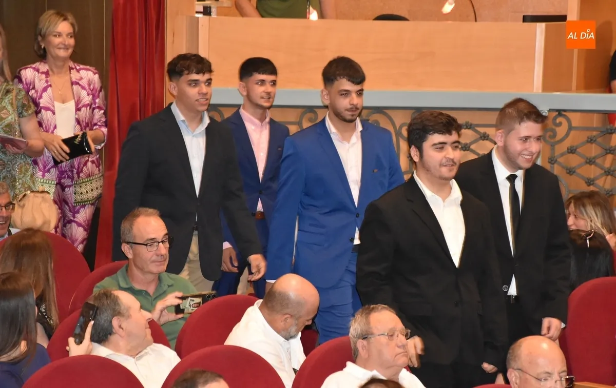 Foto 3 - El IES Tierra grad&uacute;a a una nueva promoci&oacute;n pidi&eacute;ndoles que retornen trayendo &ldquo;aire fresco&rdquo;