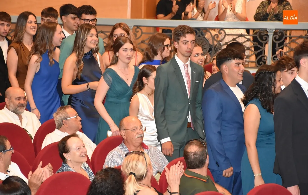 Foto 8 - El IES Tierra grad&uacute;a a una nueva promoci&oacute;n pidi&eacute;ndoles que retornen trayendo &ldquo;aire fresco&rdquo;