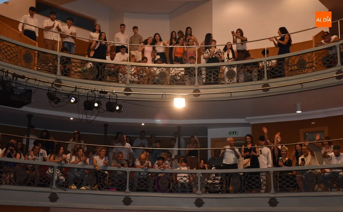 Foto 10 - El IES Tierra grad&uacute;a a una nueva promoci&oacute;n pidi&eacute;ndoles que retornen trayendo &ldquo;aire fresco&rdquo;