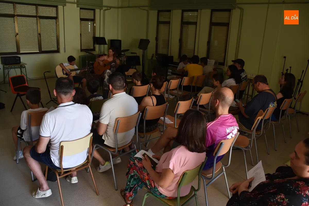 Foto 9 - Los alumnos de Guitarra tocan las &uacute;ltimas notas de las audiciones de la Escuela de M&uacute;sica