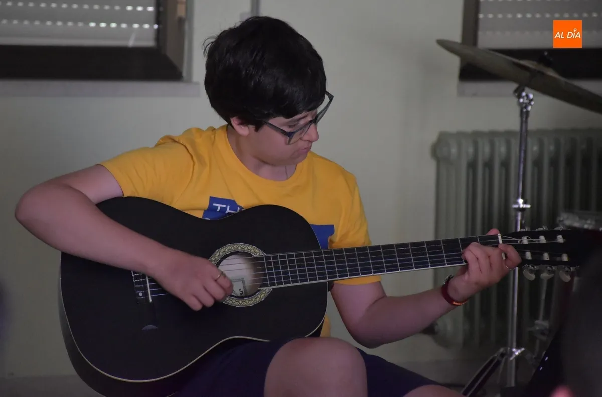 Foto 10 - Los alumnos de Guitarra tocan las &uacute;ltimas notas de las audiciones de la Escuela de M&uacute;sica