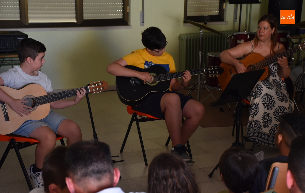 Los alumnos de Guitarra tocan las últimas notas de las audiciones de la Escuela de Música