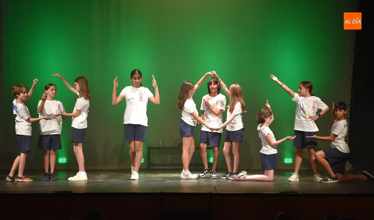 Foto 2 - Los alumnos de la Escuela de Teatro ofrecen un tr&iacute;ptico de montajes en el Teatro Nuevo